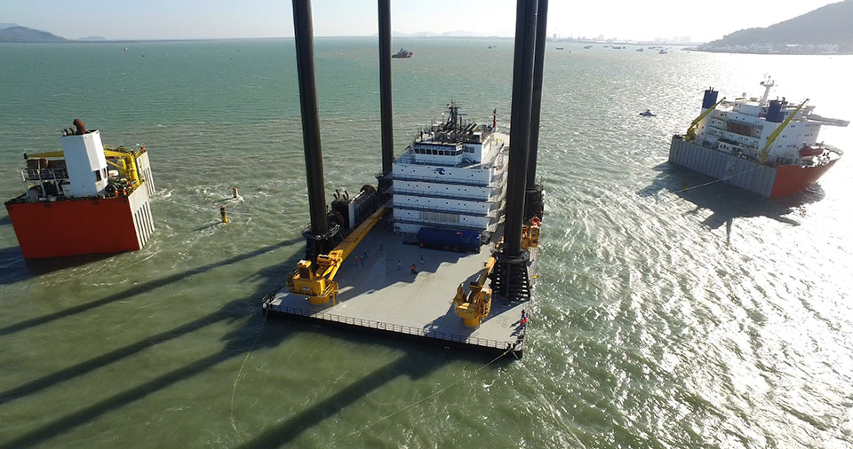 loading-unloading-liftboat-12