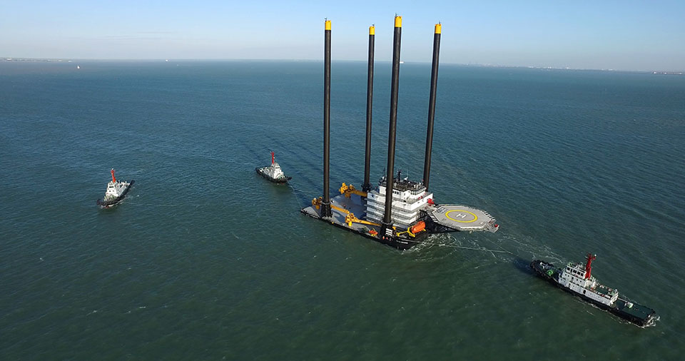 loading-unloading-liftboat-16