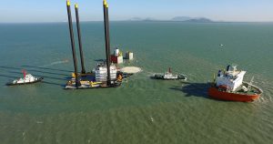 loading-unloading-liftboat-2