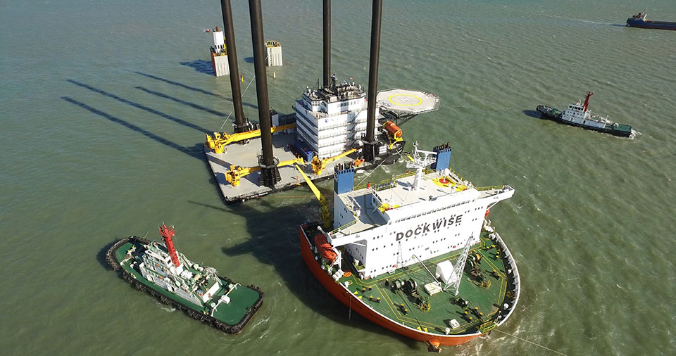 loading-unloading-liftboat-21