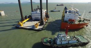 loading-unloading-liftboat-23