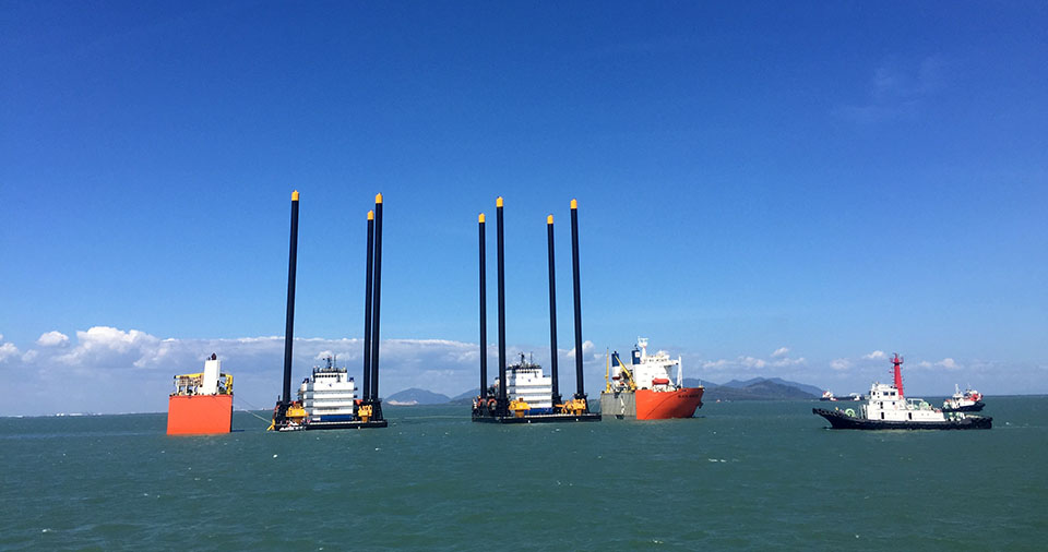 loading-unloading-liftboat-24