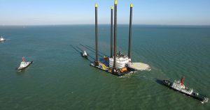 loading-unloading-liftboat-6